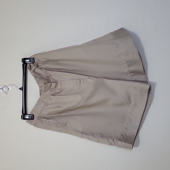 Nordstrom Oatmeal Taupe Bermuda Shorts Walking Shorts Pleat Front Size M - Picture 1 of 13